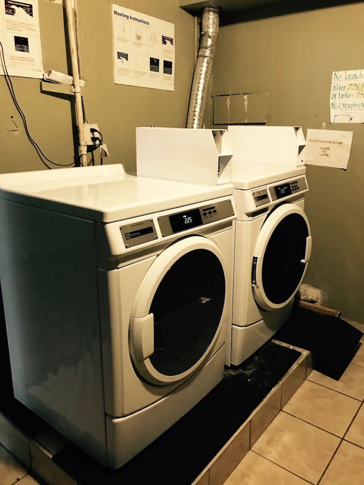 Laundry room, Super 8 by Wyndham SeaTac Airport