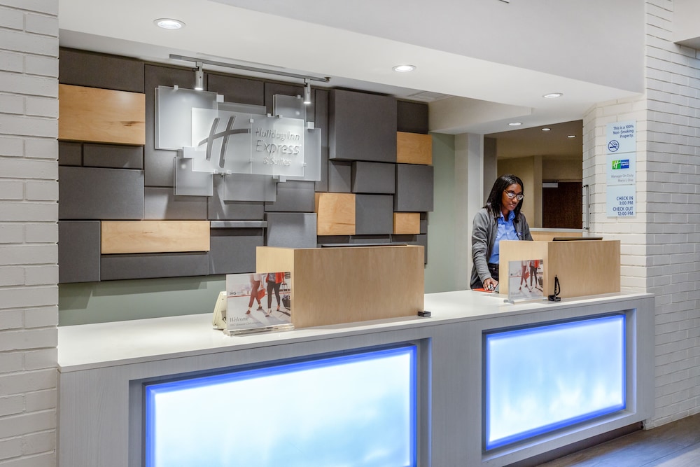 Holiday Inn Express Hotel & Suites Chicago-Midway Airport, an IHG Hotel