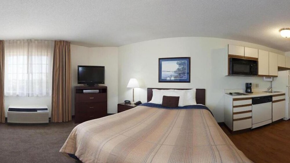 Candlewood Suites Salina, an IHG Hotel