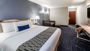 Premium bedding, desk, iron/ironing board, free WiFi