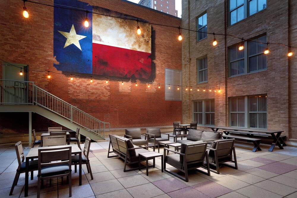 10 Best Hotels With Rooftop Pool In Fort Worth, Texas Trip101