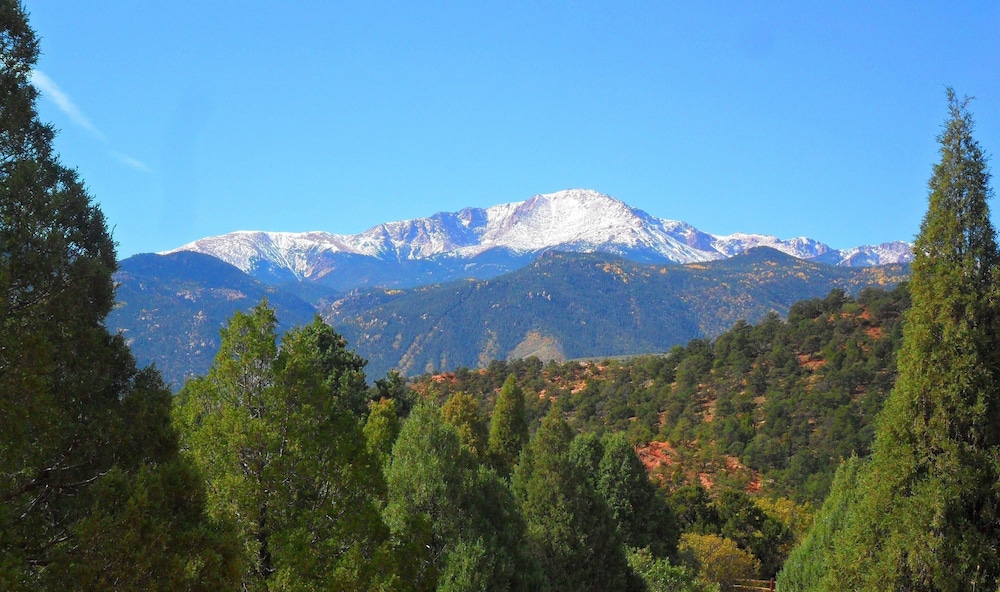 Holiday Inn Express & Suites Colorado Springs North, an IHG Hotel