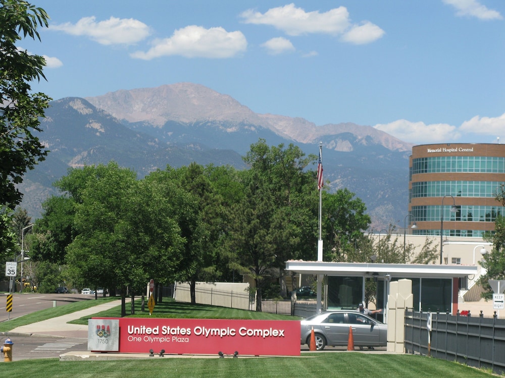 Holiday Inn Express & Suites Colorado Springs North, an IHG Hotel