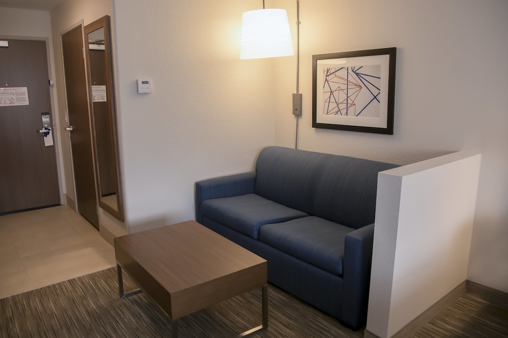 Holiday Inn Express & Suites Colorado Springs North, an IHG Hotel