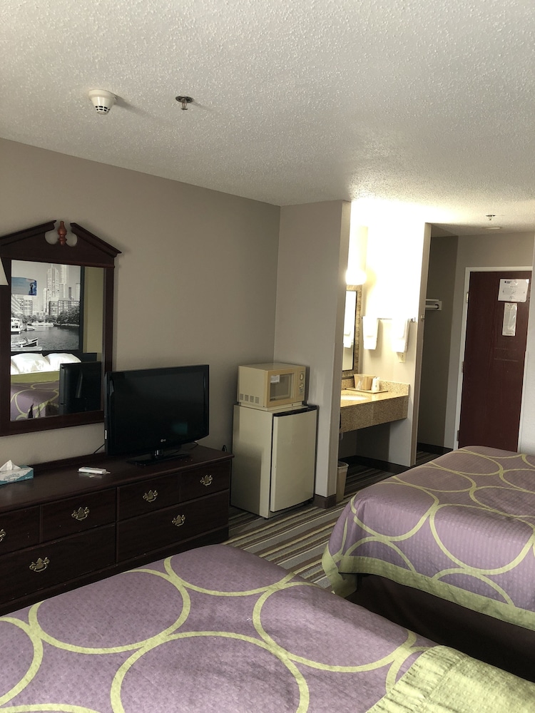 Room amenity, Super 8 by Wyndham Aurora/Naperville Area