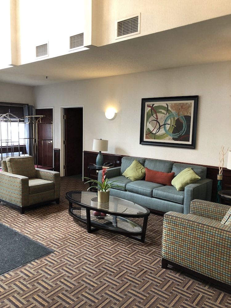 Lobby lounge, Super 8 by Wyndham Aurora/Naperville Area