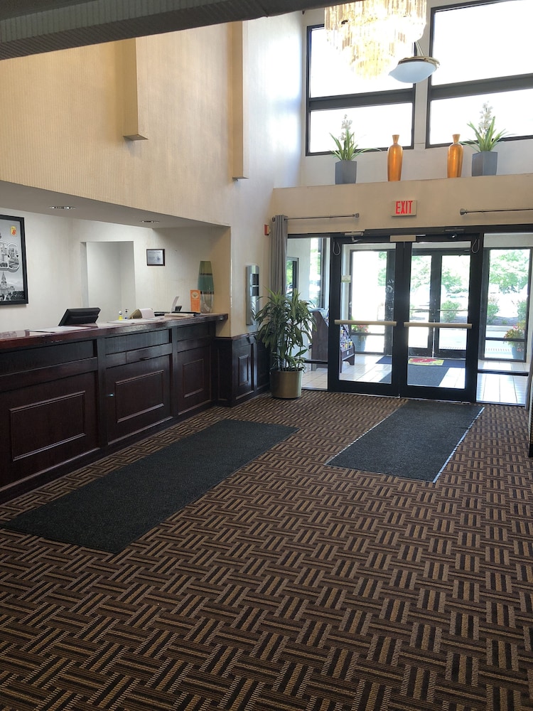 Lobby, Super 8 by Wyndham Aurora/Naperville Area