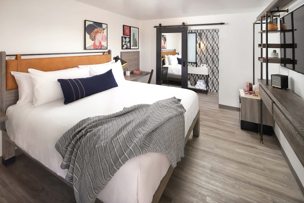 Executive Lounge On 7th Floor Picture Of Hilton Tucson East Tripadvisor