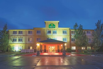 La Quinta Inn & Suites by Wyndham Henderson-Northeast Denver