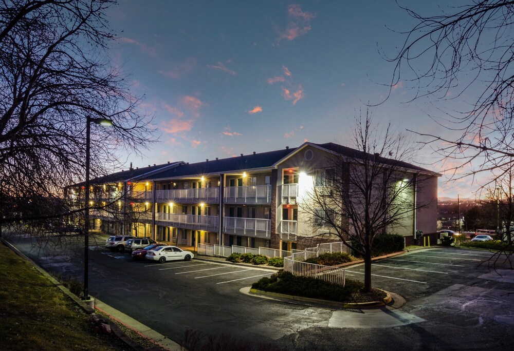 HomeTowne Studios by Red Roof Denver Thornton in Denver Best Rates