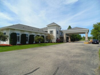 American Inn And Suites Houghton Lake Reviews Photos Rates