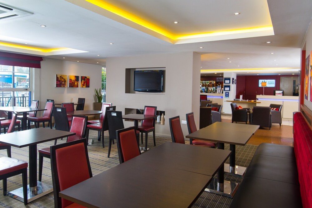 Holiday Inn Express Manchester - Salford Quays, an IHG Hotel