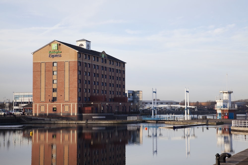 Holiday Inn Express Manchester - Salford Quays, an IHG Hotel