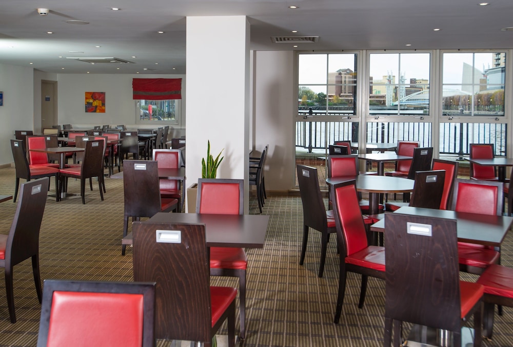 Holiday Inn Express Manchester - Salford Quays, an IHG Hotel