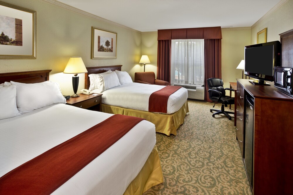 Holiday Inn Express Breaux Bridge, an IHG Hotel