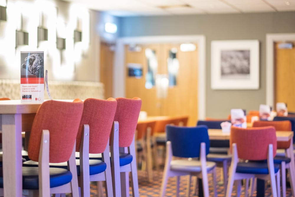 Lobby, Holiday Inn Express Perth, an IHG Hotel