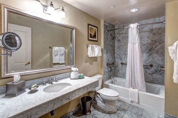 St James Hotel New Orleans Downtown French Quarter Area New Orleans 79 Room Prices Reviews Travelocity
