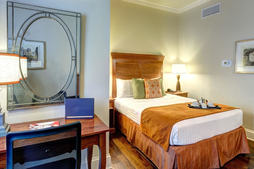 St James Hotel New Orleans Downtown French Quarter Area In New Orleans Hotel Rates Reviews On Orbitz St James Hotel New Orleans Downtown French Quarter Area In New Orleans Hotel Rates Reviews On Orbitz