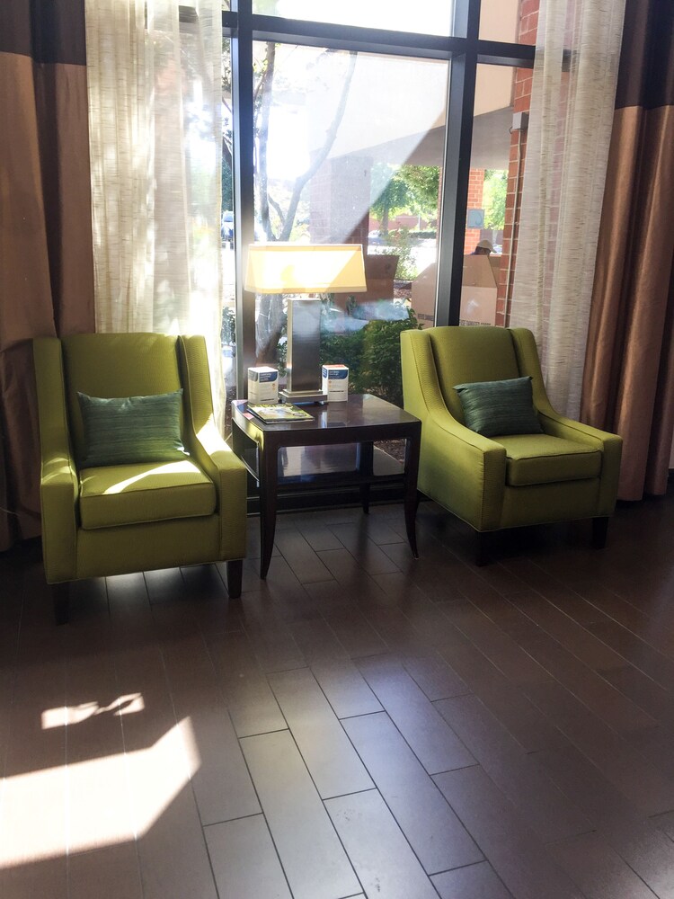 Lobby, Comfort Suites Regency Park