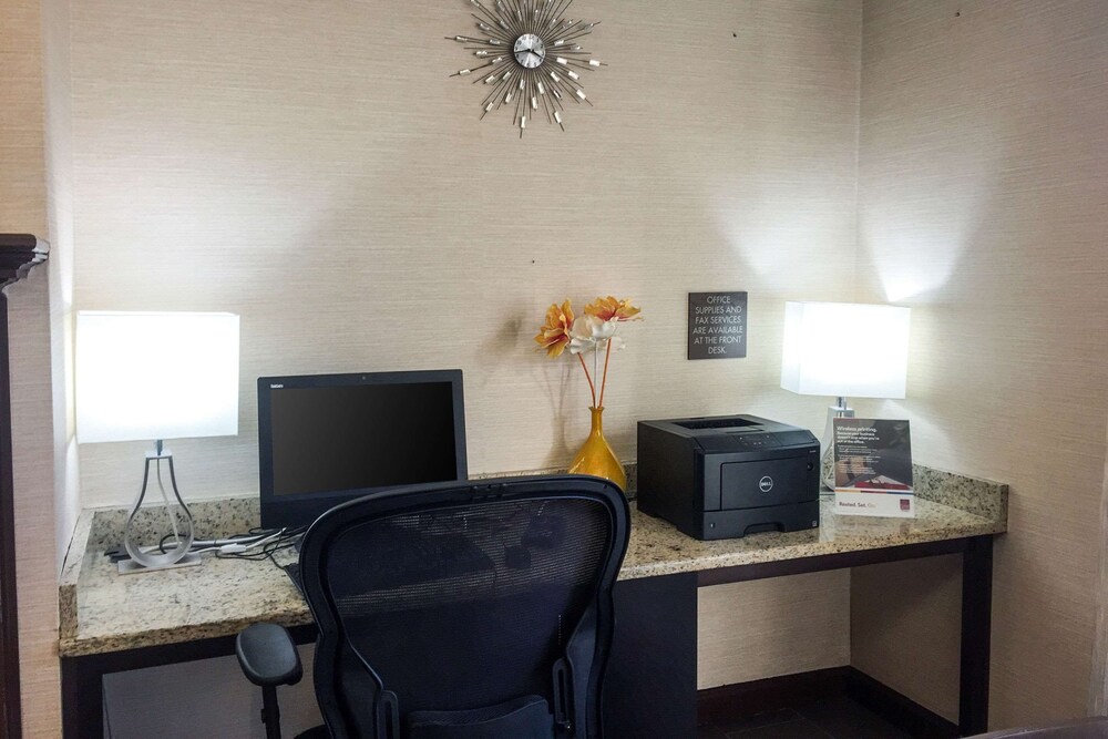 Business center, Comfort Suites Regency Park