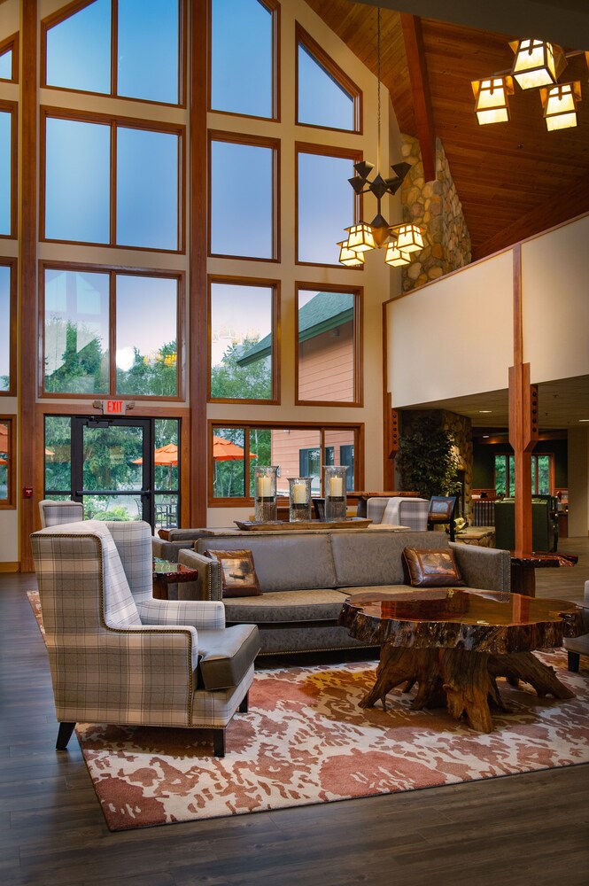 Lobby sitting area, Holiday Inn Express & Suites Hayward, an IHG Hotel