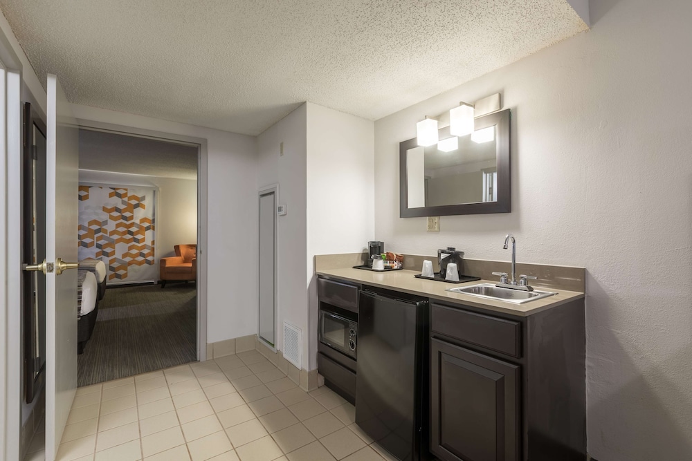 Country Inn & Suites by Radisson, Lake Norman Huntersville, NC
