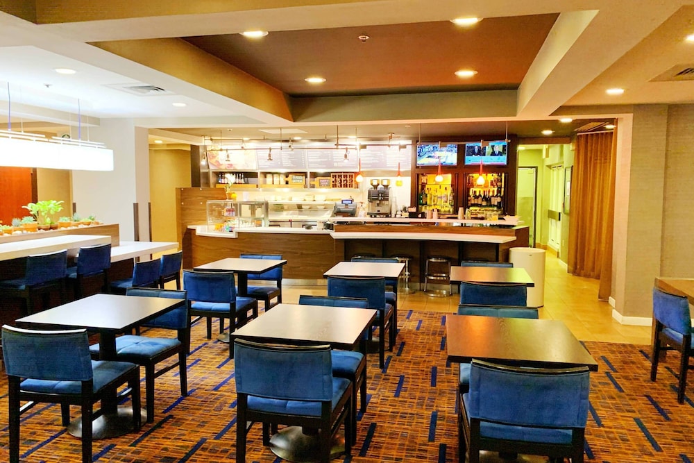 Courtyard by Marriott Cleveland Airport South