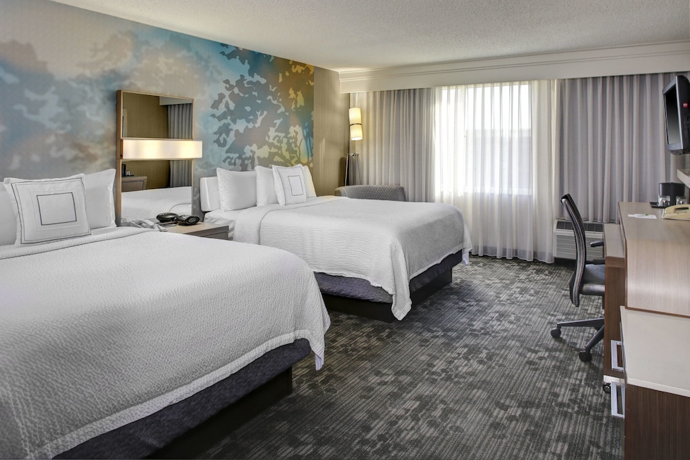 Courtyard by Marriott Cleveland Airport South