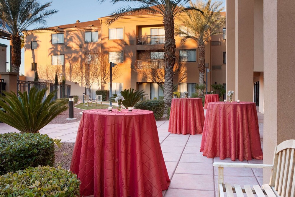 Sonesta Select Las Vegas Summerlin