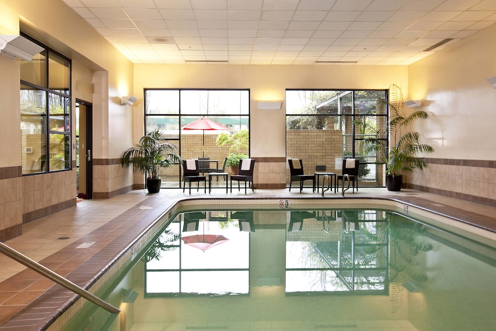 Courtyard Portland Downtown/Convention Center in Portland Best Rates