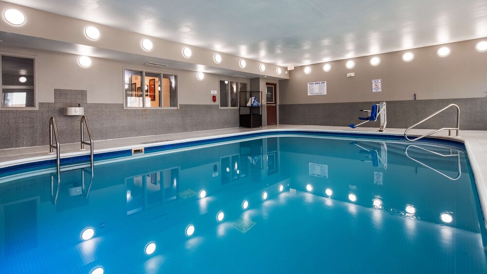 Pool, Best Western Independence Kansas City