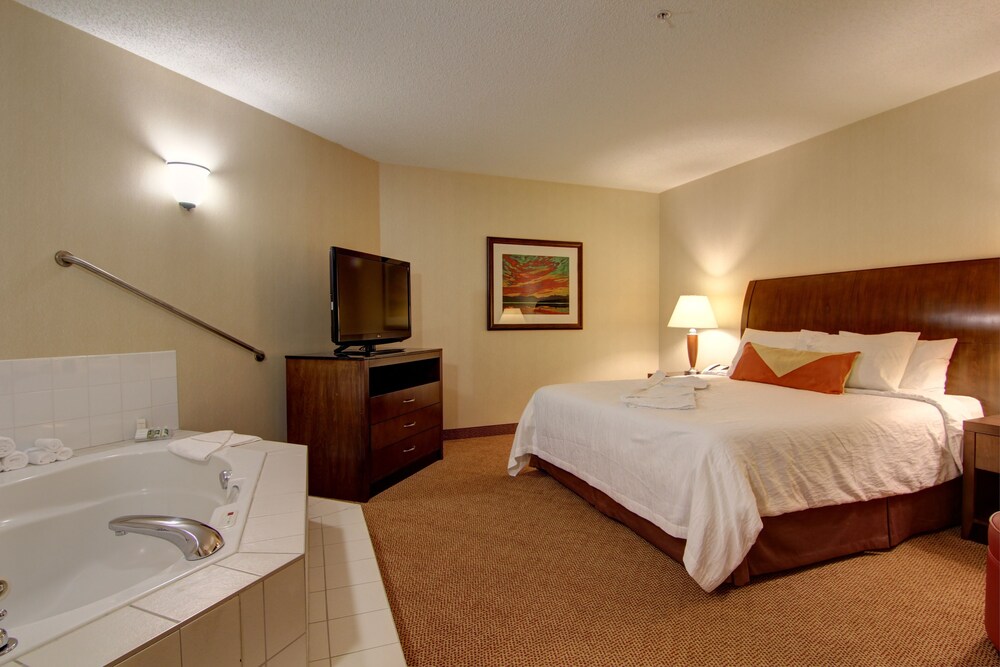 Hilton Garden Inn Calgary Airport: 2019 Room Prices $73, Deals
