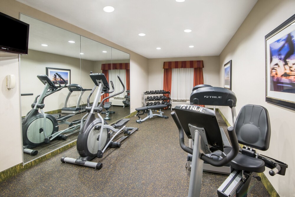 Fitness facility, Holiday Inn Express Cleveland Airport - Brookpark, an IHG Hotel