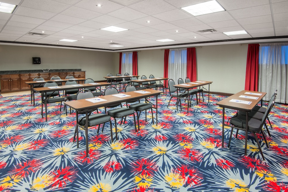 Meeting facility, Holiday Inn Express Cleveland Airport - Brookpark, an IHG Hotel