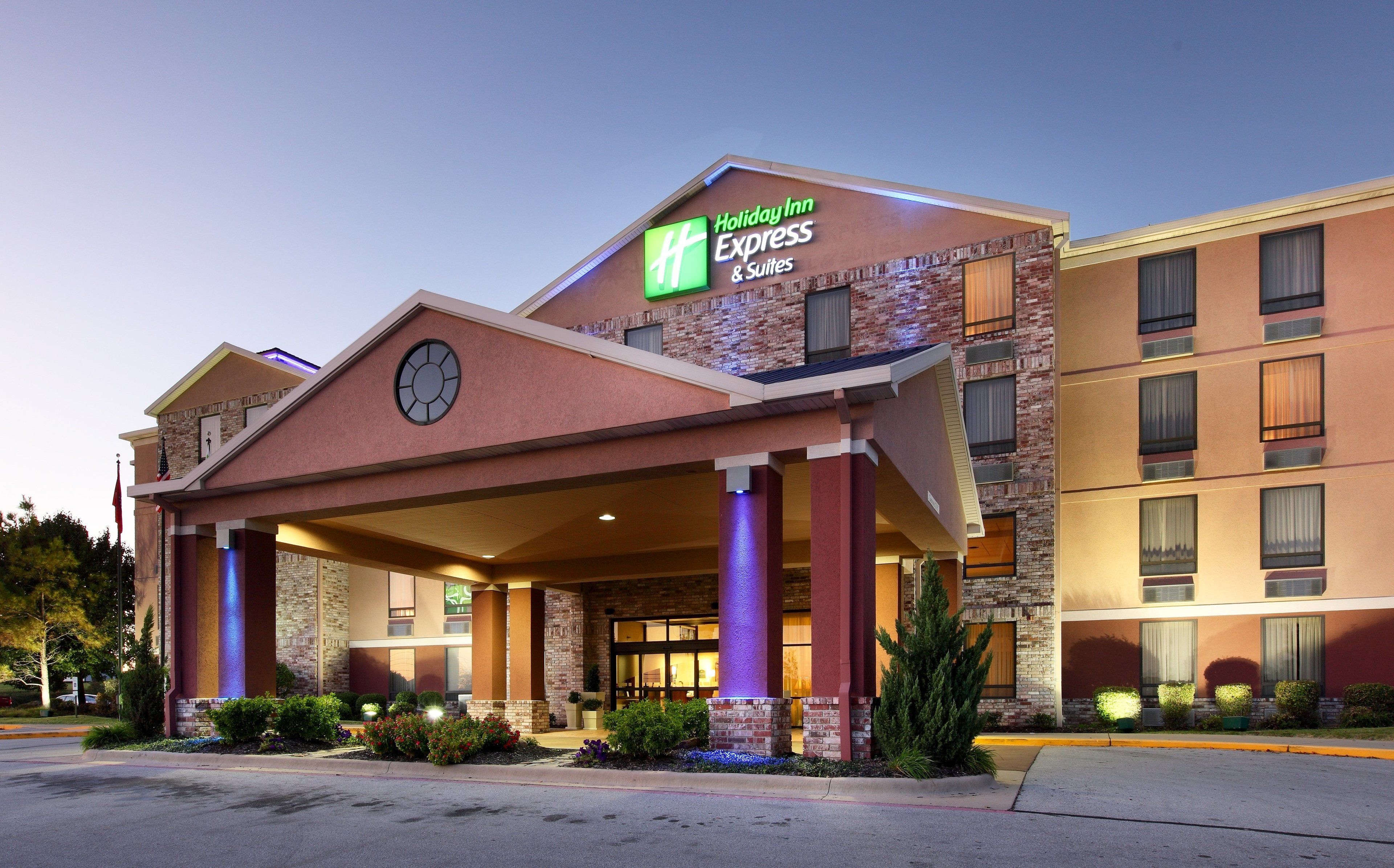 Holiday Inn Express Hotel & Suites Harrison in Harrison, United States
