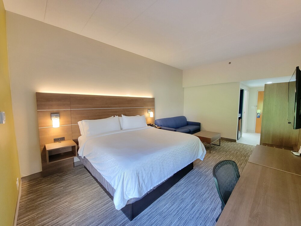 Holiday Inn Express Edgewood-Aberdeen-Bel Air, an IHG Hotel