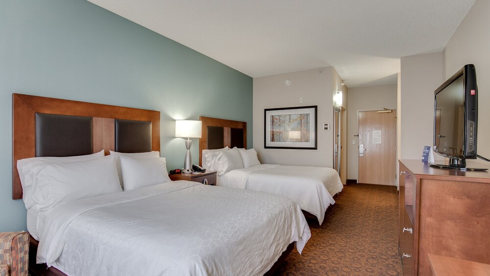 Holiday Inn Express Hotel & Suites St. Cloud, an IHG Hotel