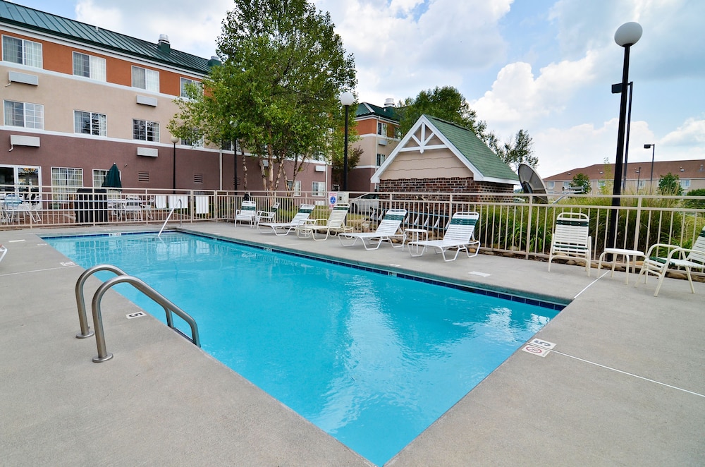 Mainstay Suites Knoxville Airport