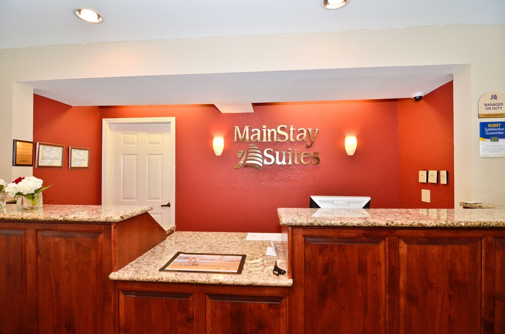 Mainstay Suites Knoxville Airport