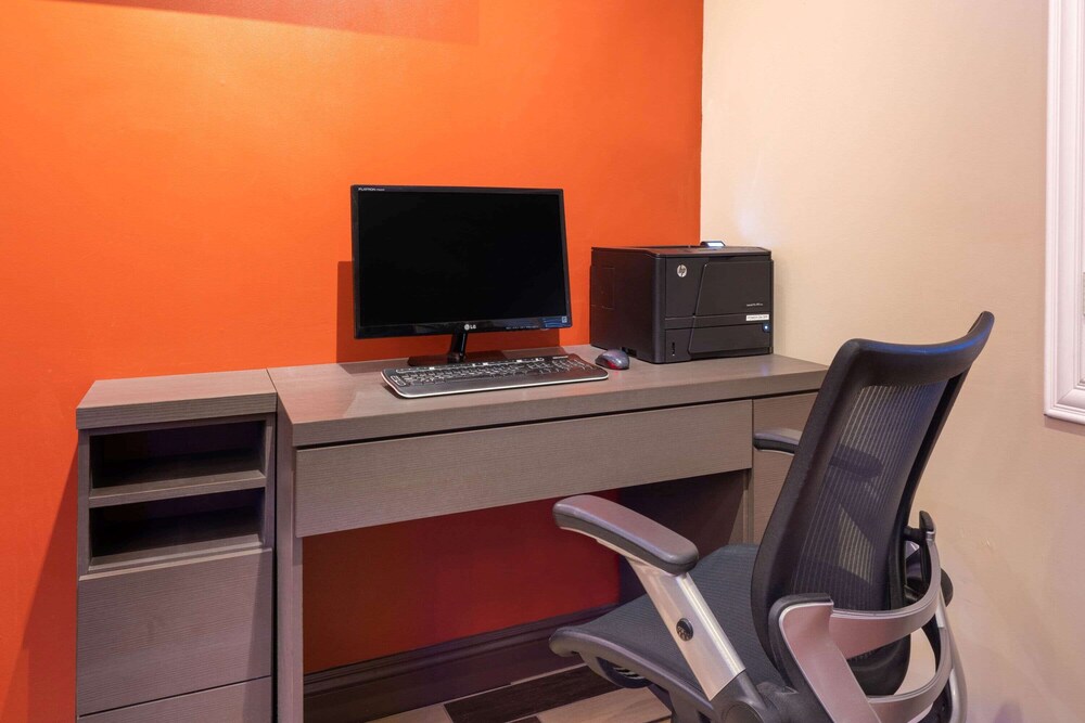 Business center, Super 8 by Wyndham San Bruno/ San Francisco (SFO) Airport