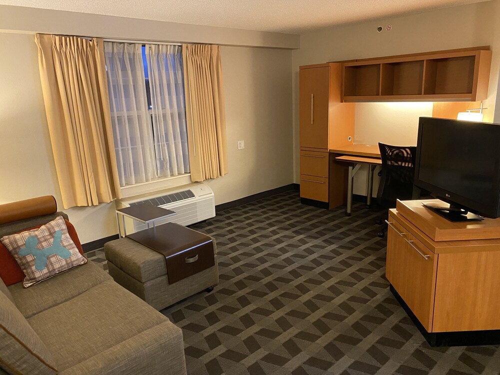 MainStay Suites