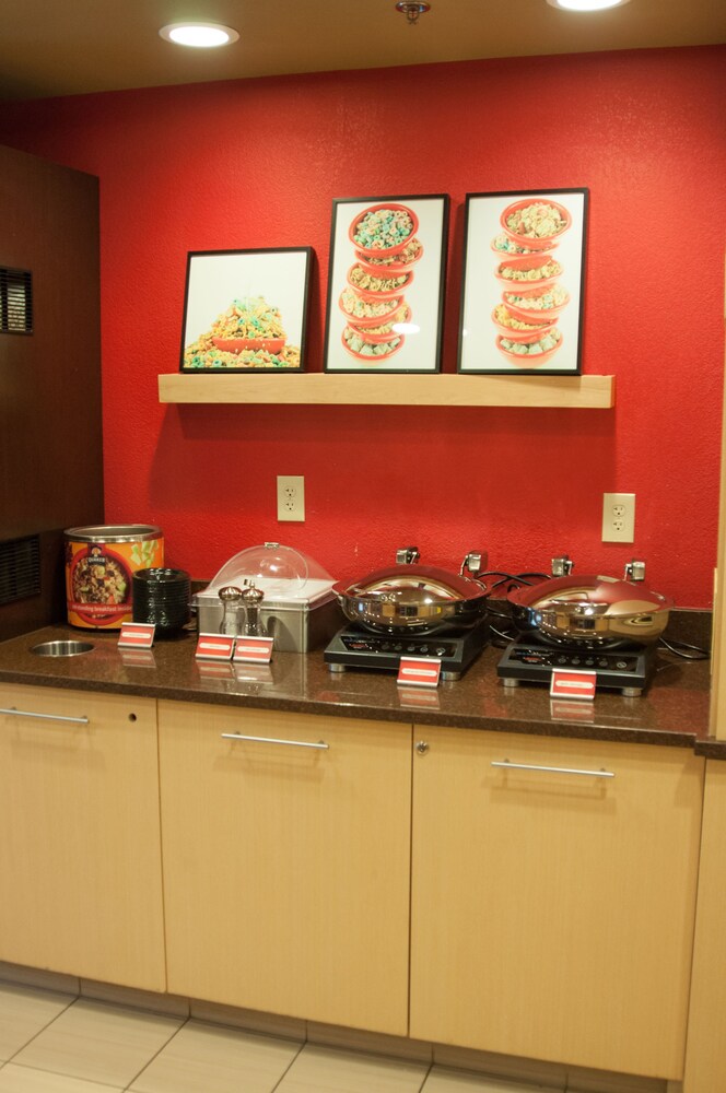 Breakfast area, Towneplace Suites By Marriott Findlay