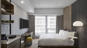 Egyptian cotton sheets, premium bedding, down duvet, pillow top beds