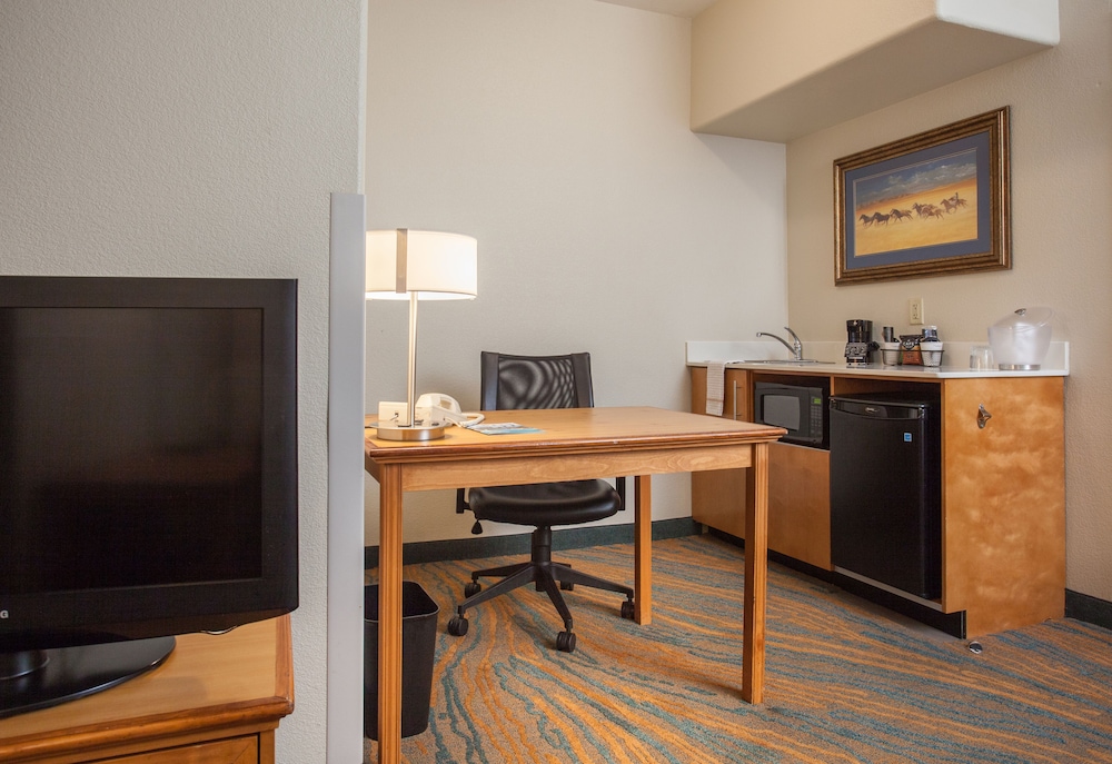 Private kitchenette, SpringHill Suites By Marriott Prescott