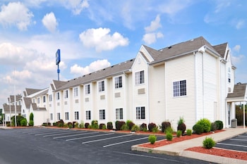 Microtel Inn & Suites by Wyndham Clarksville