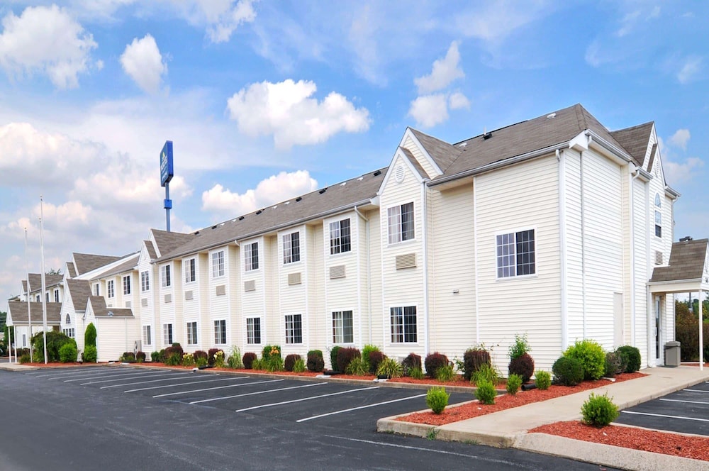 Microtel Inn & Suites by Wyndham Clarksville