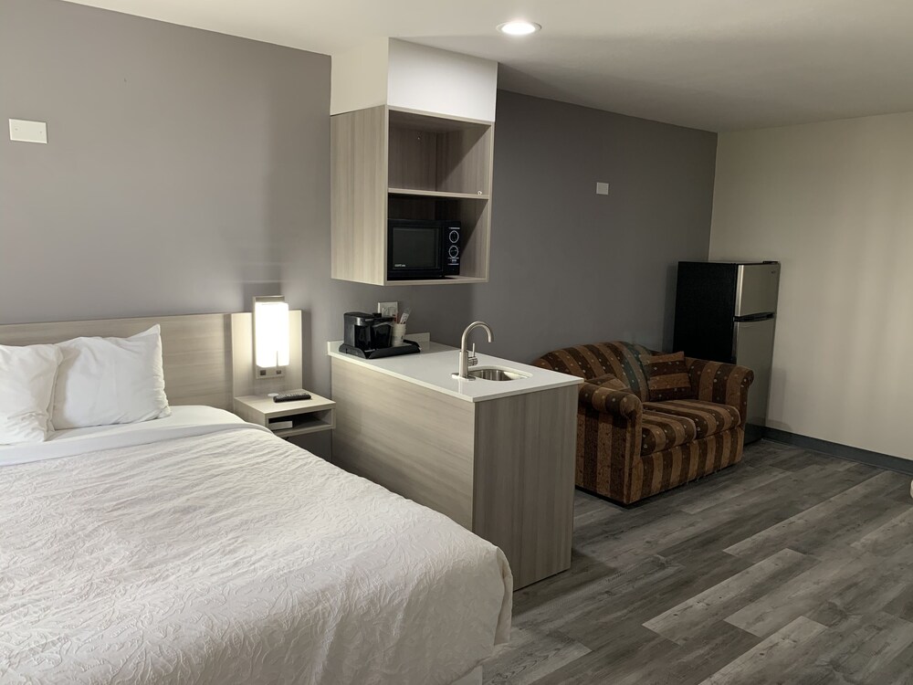 Microtel Inn & Suites by Wyndham Clarksville