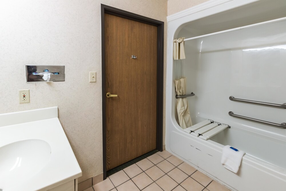 Motel 6 Fort Worth, TX - Burleson