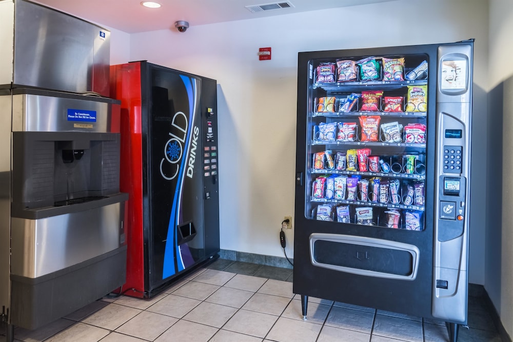 Vending machine, Motel 6 Fort Worth, TX - Burleson