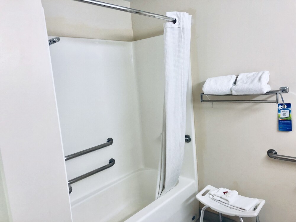 Baymont by Wyndham Gurnee in Chicago Best Rates & Deals on Orbitz